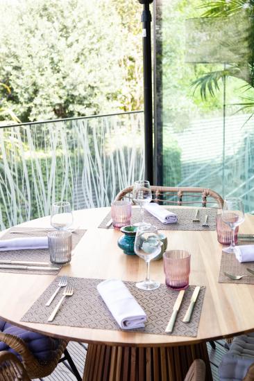 Restaurant bar Solis - Détente en plein air sur notre charmante terrasse en plein coeur de Paris